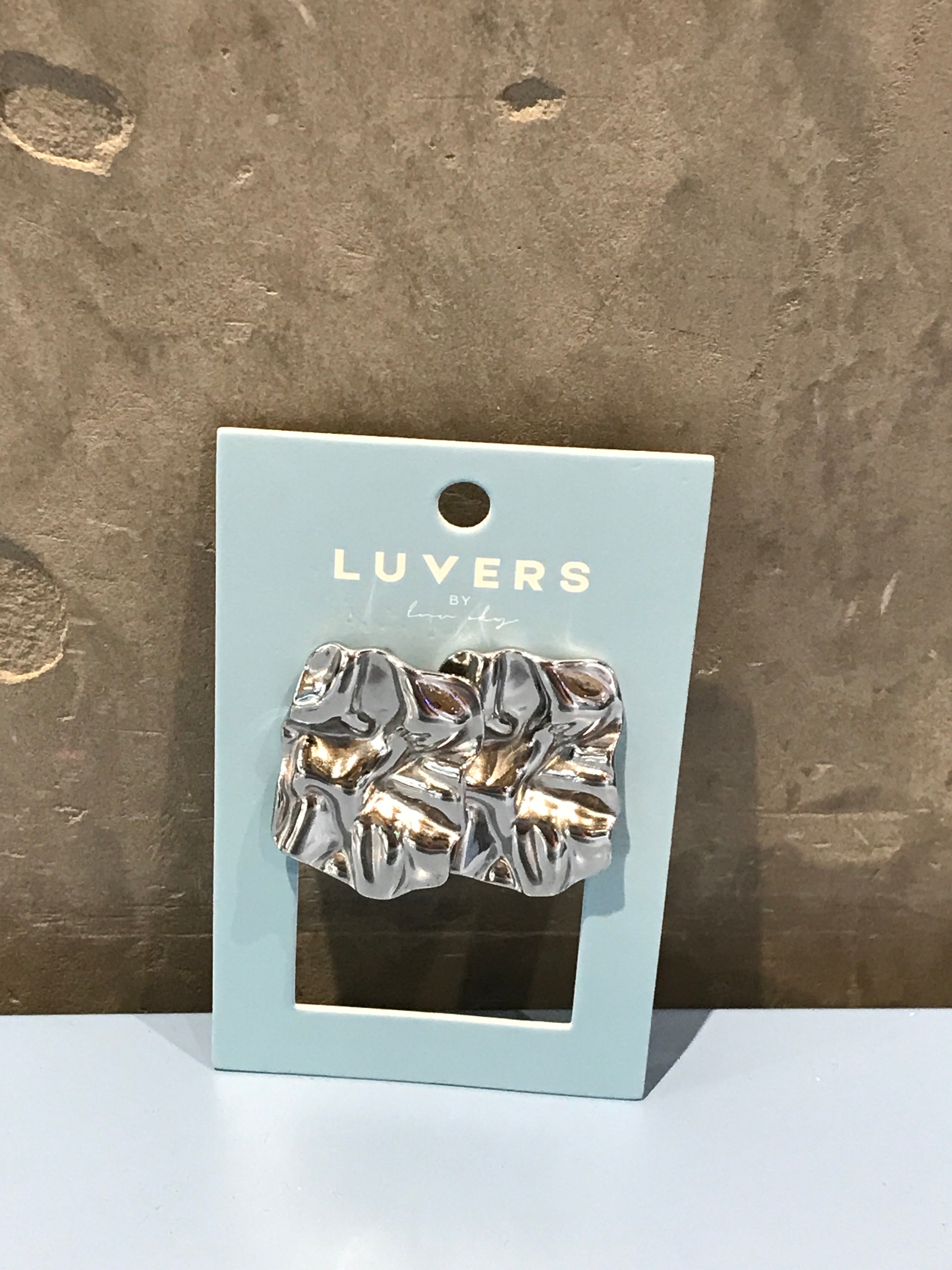 LUVERS - SILVER TEXTURED STUDS