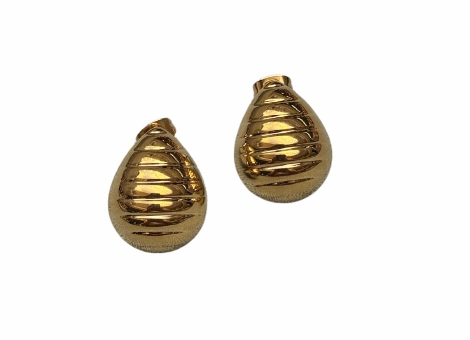 LUVERS - GOLD TEARDROP STUDS