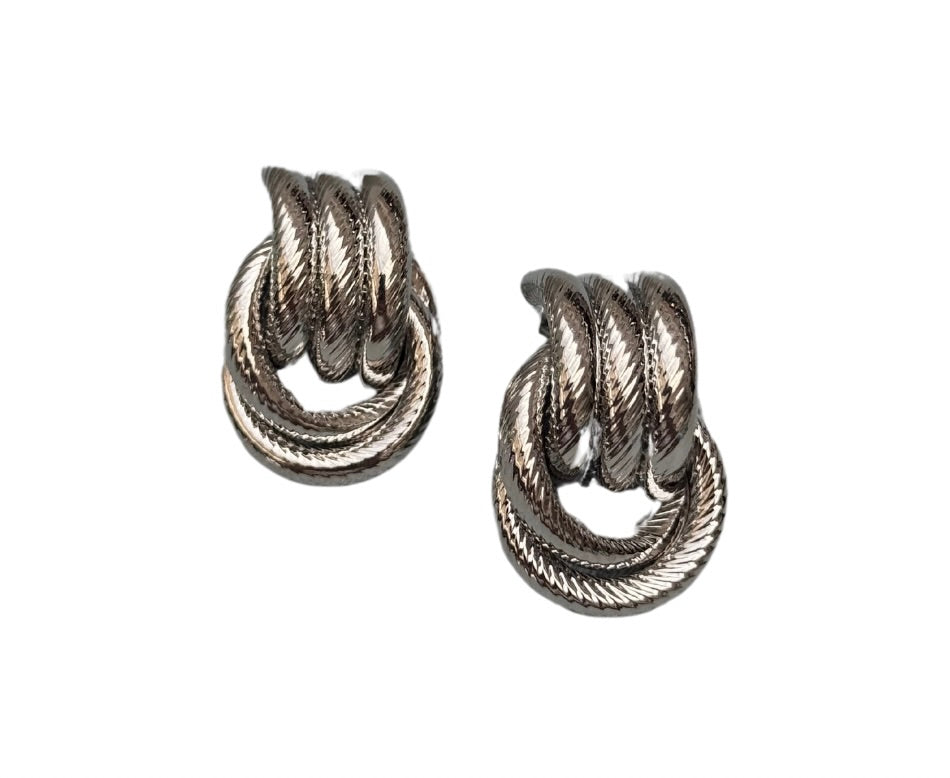 LUVERS - SILVER TEXTURED KNOT EARRINGS