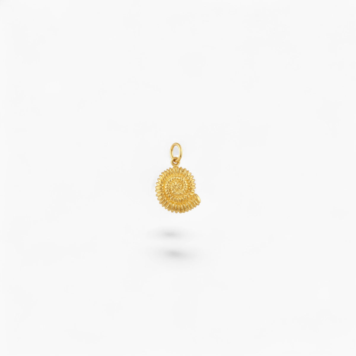 SHELL CHARM - Gold