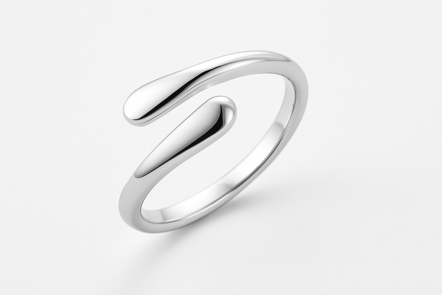Blake Twist Ring Silver - Clean Minimalist Style