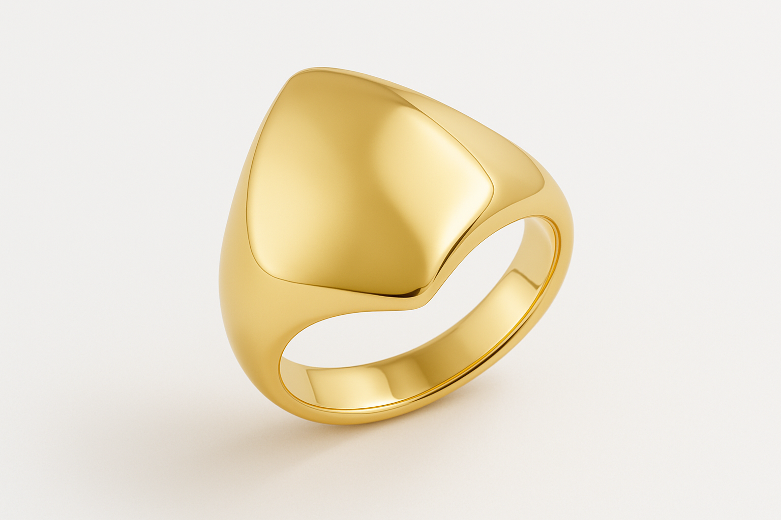 PISA RING - GOLD - Studio White Backdrop Smooth