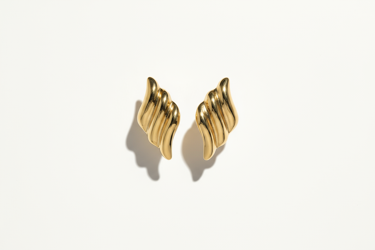 LARGE WING EARRINGS LUVERS - Gold Large Statement Photo