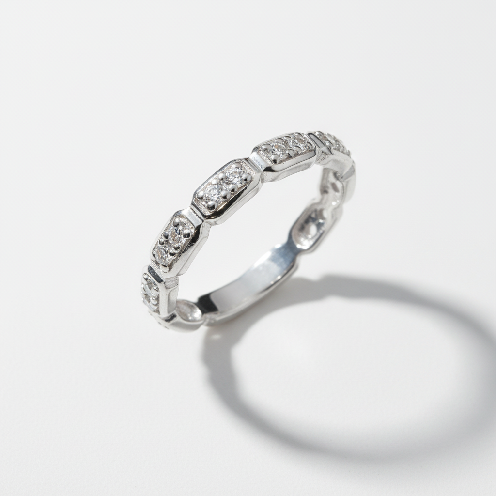 PEGGY RING - Silver White Backdrop