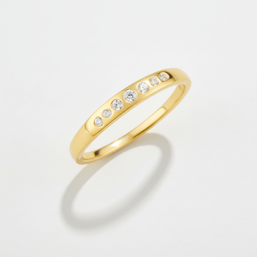 TAYLOR RING - White Backdrop